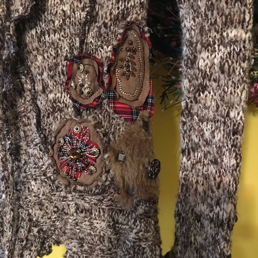 Sweater - Picture 3 of 4